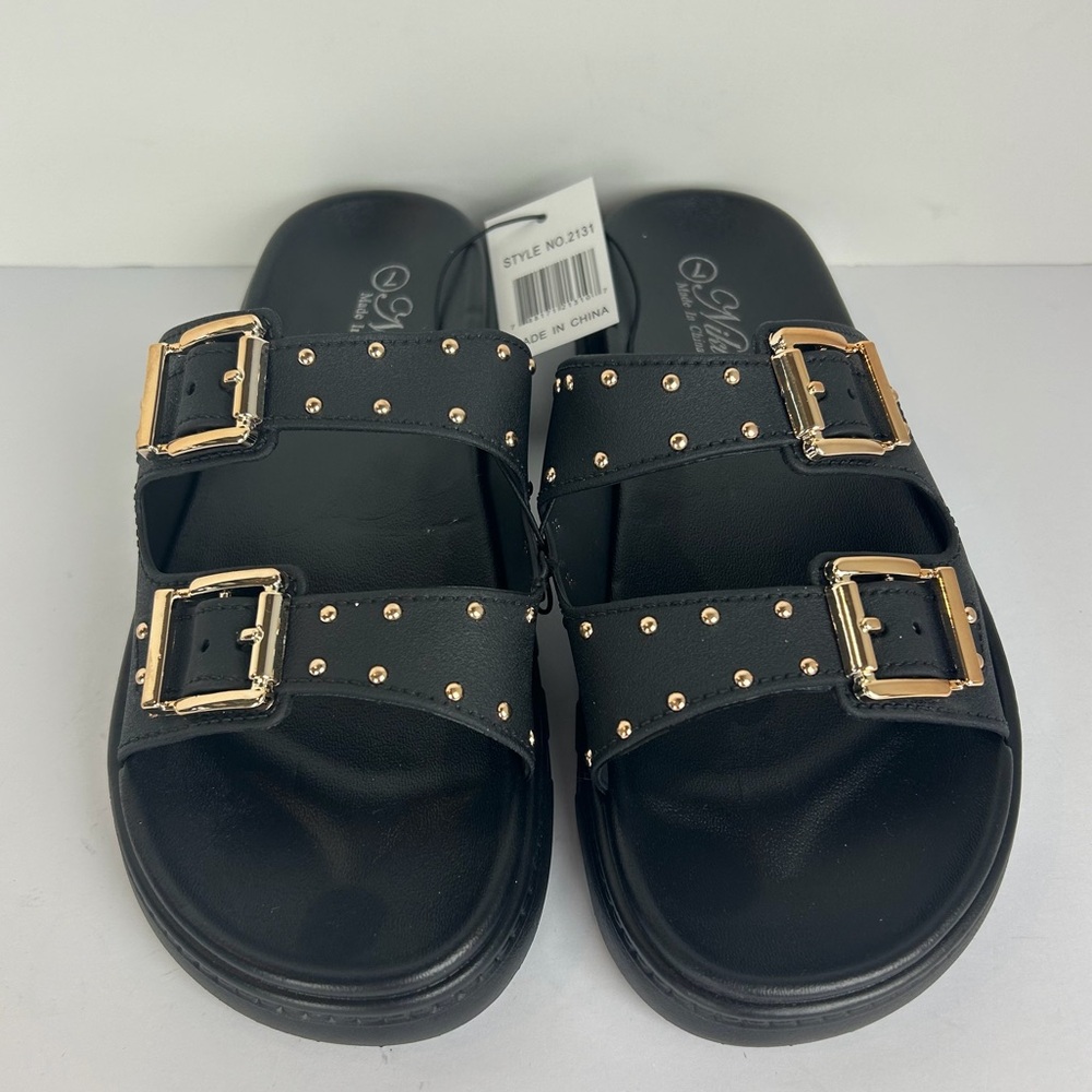 NWT Niki Slip On Sandals Womens 5/6 Black Wide Strap Gold Buckle Studded Sandals